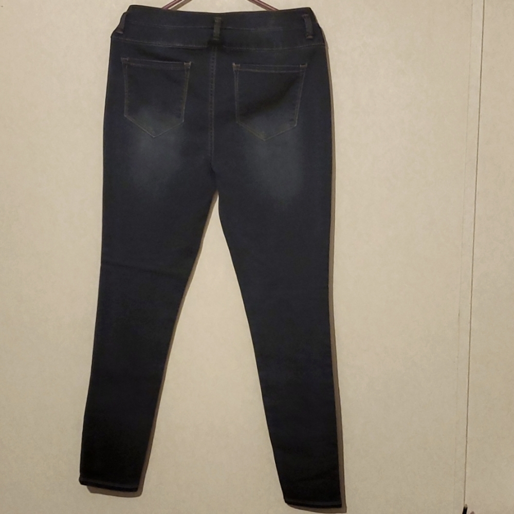 Jeans - Picture 3 of 3